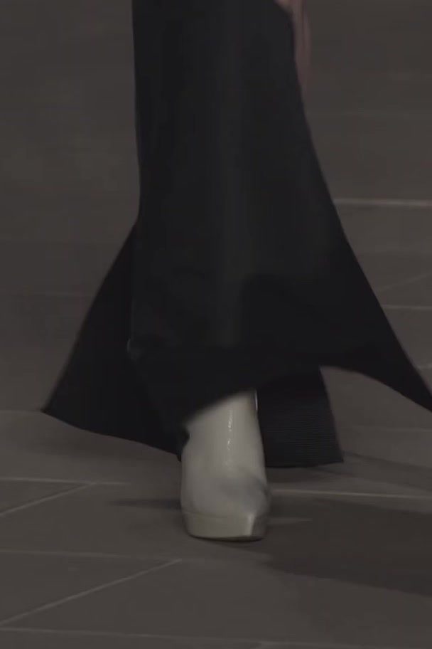 Son Jung Wan runway styling by Olivia Solano